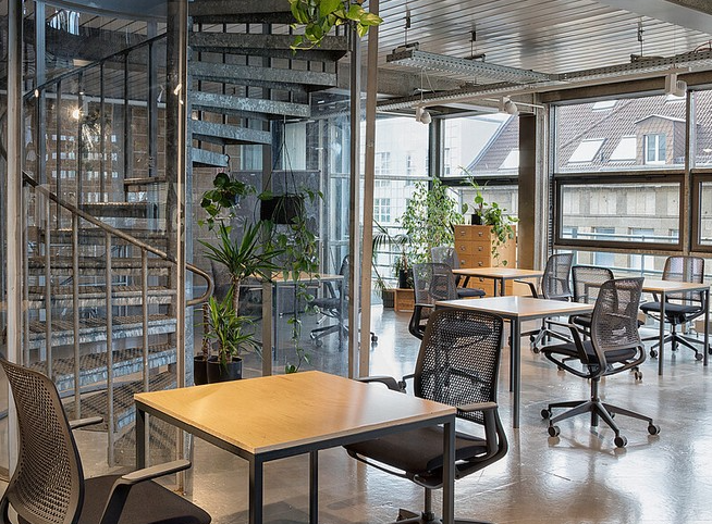 Advantages of coworking hubs for relocators in Greece